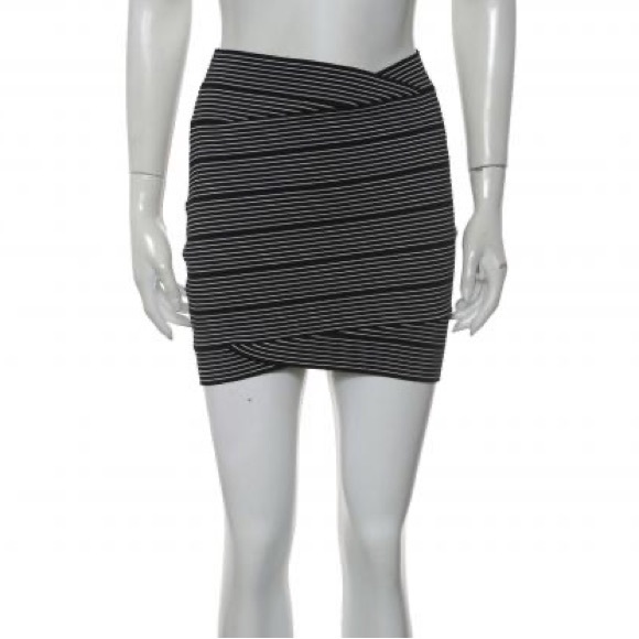 BCBG Alisa Power Skirt - Picture 4 of 6